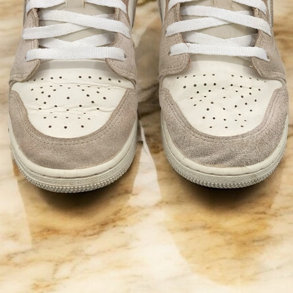 Air Jordan 1 Low SE Light Taupe Sail Brown Sneakers Women’s 7 Premium Suede - Picture 10 of 11